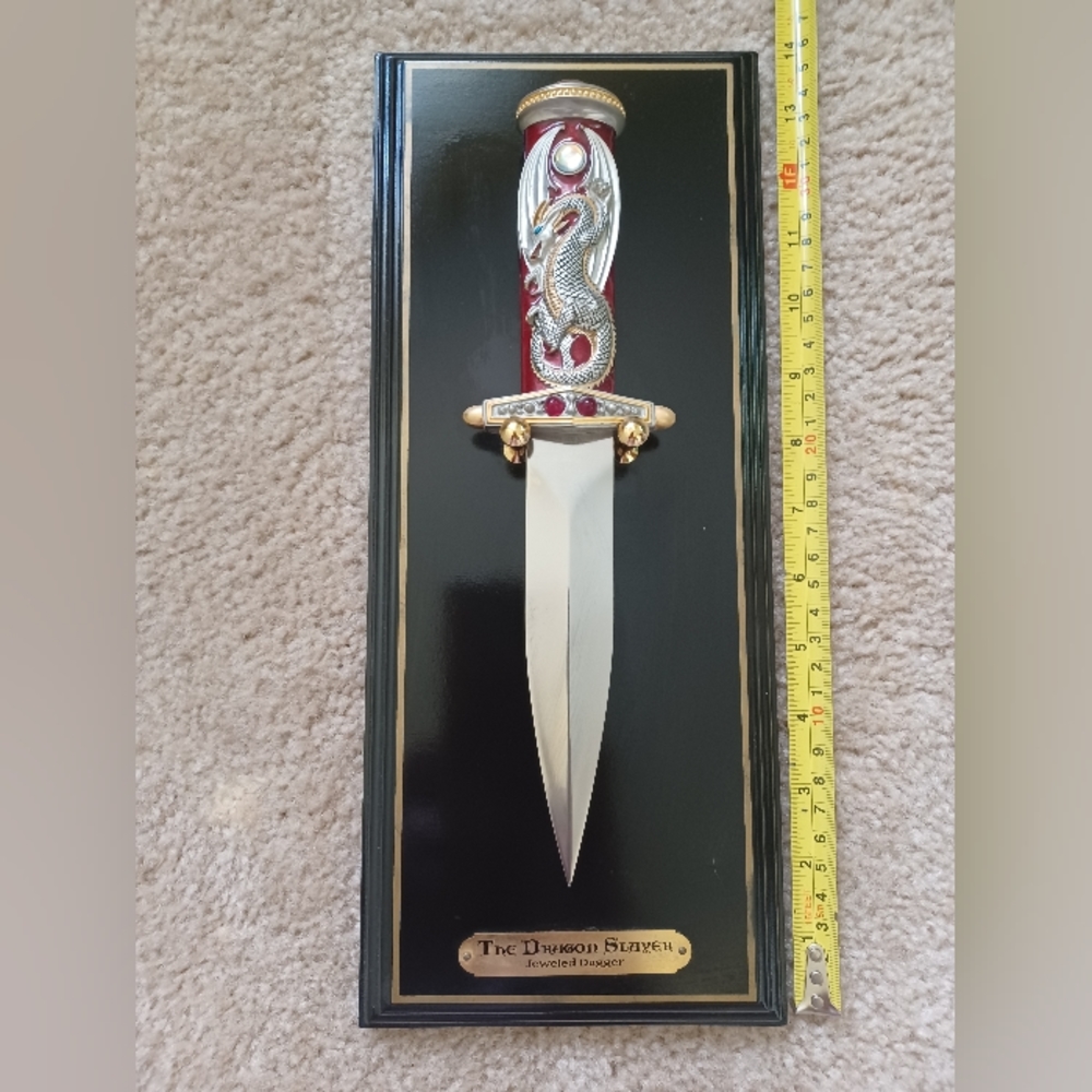 Vintage Danbury Mint Collectible Dragon Slayer Jeweled Dagger with Display